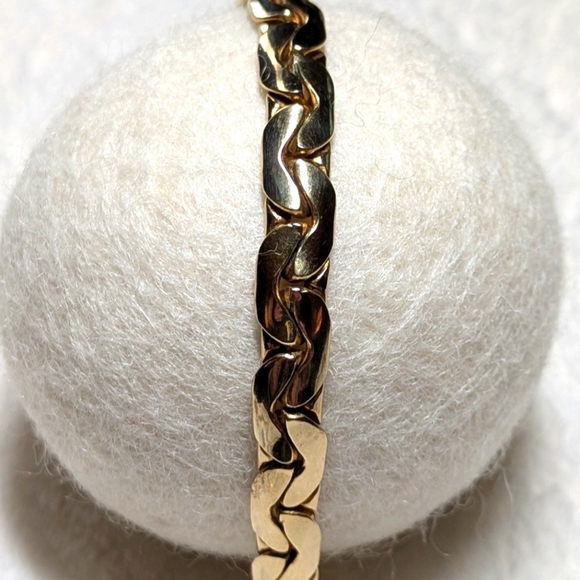 Vintage Goldtone Interlocking Link 7"  Bracelet - Picture 4 of 10